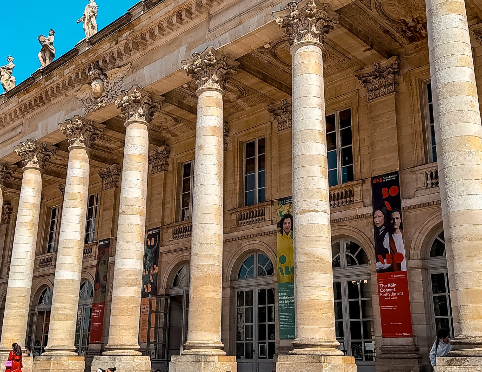 Bordeaux Travel Guide (3).png